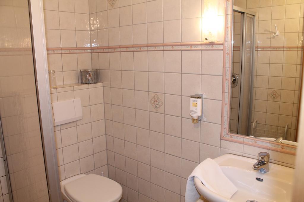 Landhaus Hotel Goeke Hövelhof Pokoj fotografie